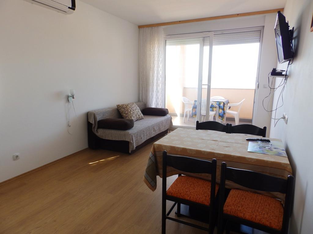 Apartment Sea View Saric Drage Exterior foto