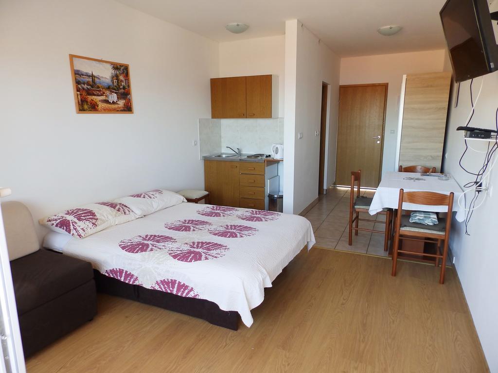 Apartment Sea View Saric Drage Exterior foto